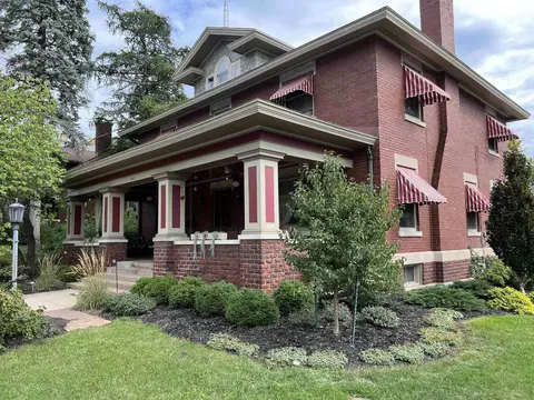 402 E Holmes St, Janesville, WI 53545