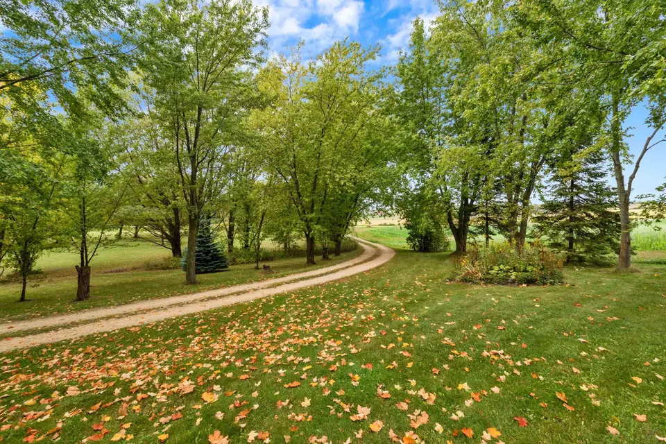 n6816 Pierce Road, Mayville, WI 53050 24 Photos Movoto