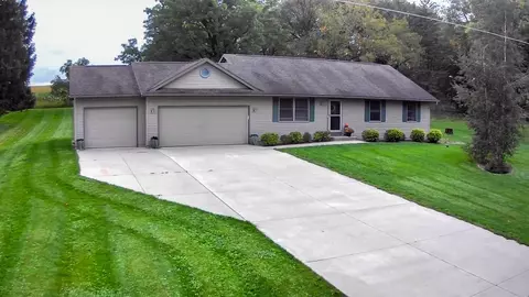 9714 N Arrowhead Shores Rd, Edgerton, WI 53534