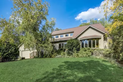 2392 Squire Ln, Stoughton, WI 53589
