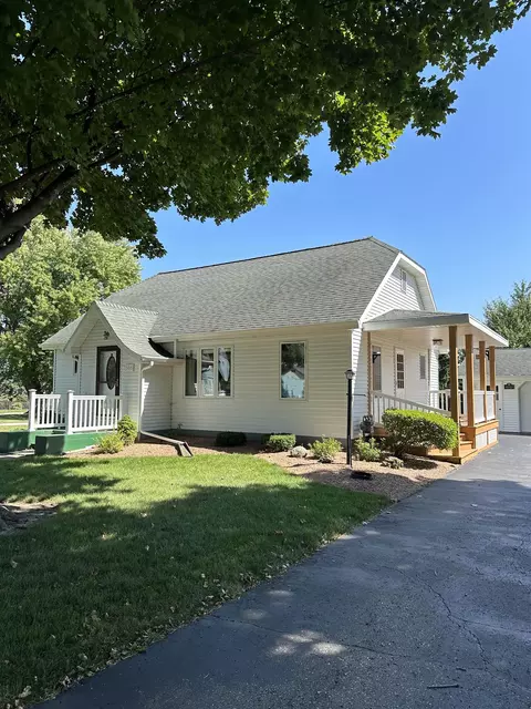 505 S Grove St, Waupun, WI 53963