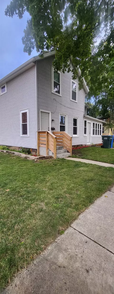 234 2nd St, Baraboo, WI 53913