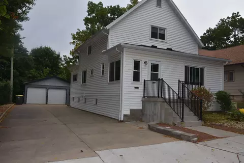 230 S Schmitz St, Richland Center, WI 53581
