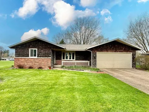 1823 Mayfair Dr, Janesville, WI 53545