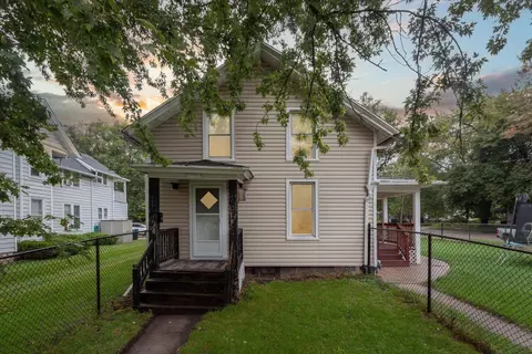 721 Glen St, Janesville, WI 53545