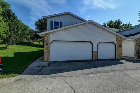 1333 Glacier Hill Dr #4, Madison, WI 53704