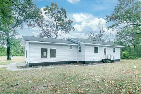 2103 W 10th Ln, Adams, WI 53910