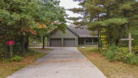 1333 Rapids Trl, Nekoosa, WI 54457