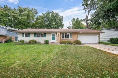 924 Harvard Dr, Sun Prairie, WI 53590