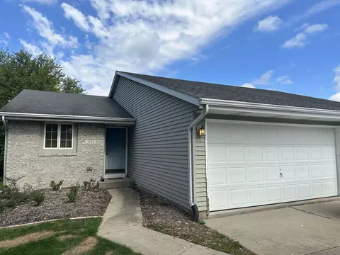 1123 Nantucket Dr, Janesville, WI 53546