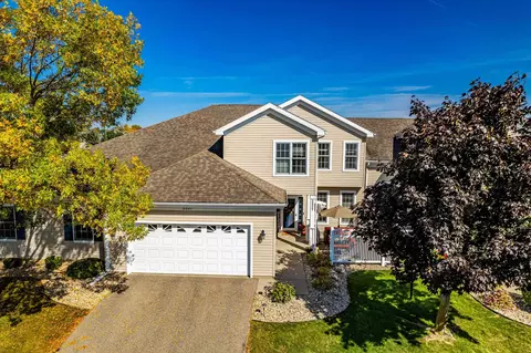 3327 N Stone Creek Cir, Madison, WI 53719