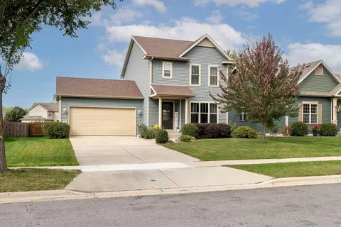 5014 Eagles Perch Dr, Madison, WI 53718