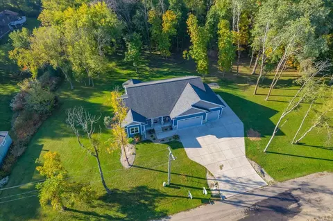 2607 Marilyn Dr, Stoughton, WI 53589