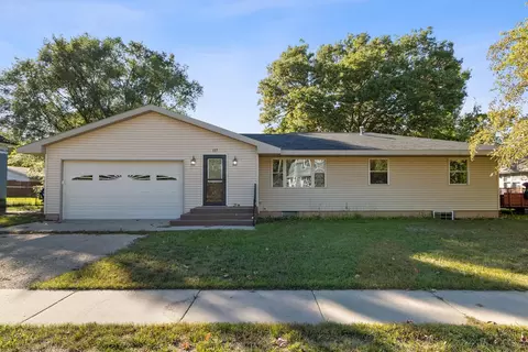 137 S Walker St, Adams, WI 53910