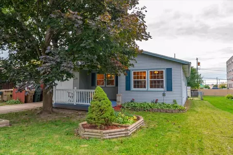 2205 Lake Point Dr, Madison, WI 53713