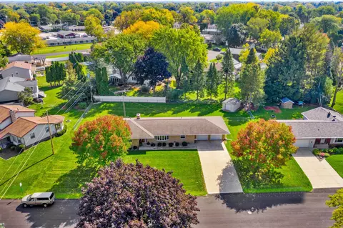 123 Mohawk Dr, Beaver Dam, WI 53916