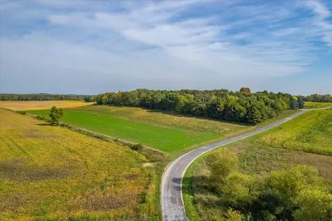 4 Fair Oak Road, Deerfield, WI 53531