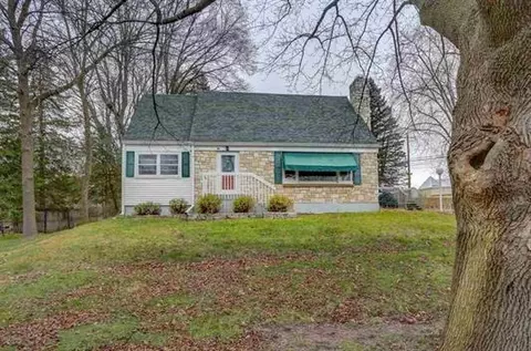 5212 Mckenna Rd, Monona, WI 53716