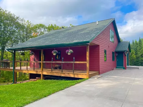 3120 Woodboro Springs Rd, Rhinelander, WI 54501