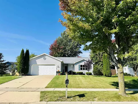 1418 Prairie Rose Dr, Sun Prairie, WI 53590
