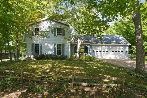 514 Woodward Dr, Madison, WI 53704