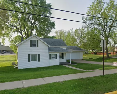 395 Broadway St, Platteville, WI 53818