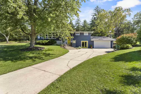 313 Nesheim Trl, Mount Horeb, WI 53572