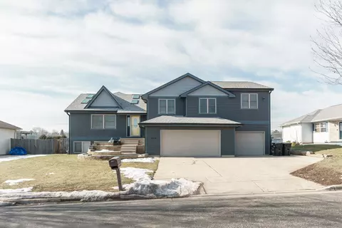 704 Tanglewood Dr, Deforest, WI 53532