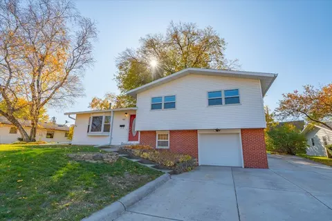 302 Edward St, Verona, WI 53593