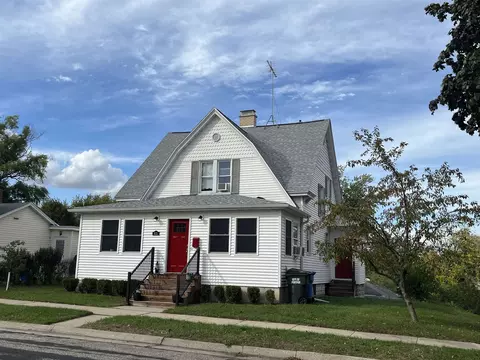 615 Prospect Ave, Portage, WI 53901