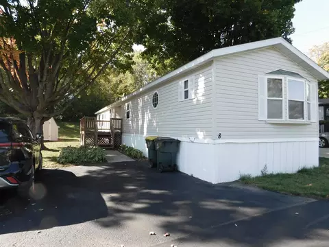 8 Garden Dr, Blue Mounds, WI 53517