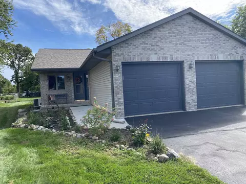 1625 Stacy Ln, Fort Atkinson, WI 53538