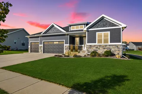 3015 Mourning Dove Dr, Cottage Grove, WI 53527