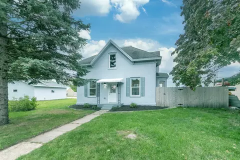 224 W Albert St, Portage, WI 53901