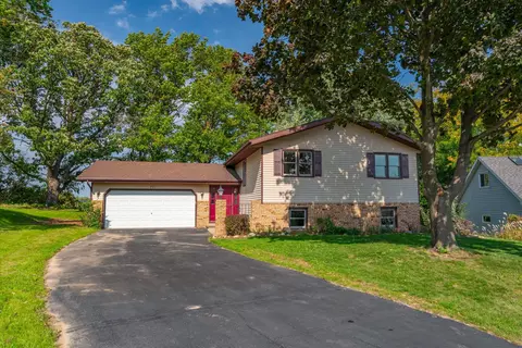 390 Columbus Ct, Sun Prairie, WI 53590
