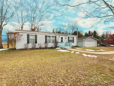 290 N Juneau St, Adams, WI 53910