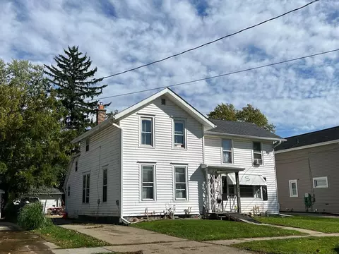 236 N Chatham St, Janesville, WI 53548