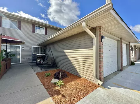 1935 Lafayette St #6, Janesville, WI 53546