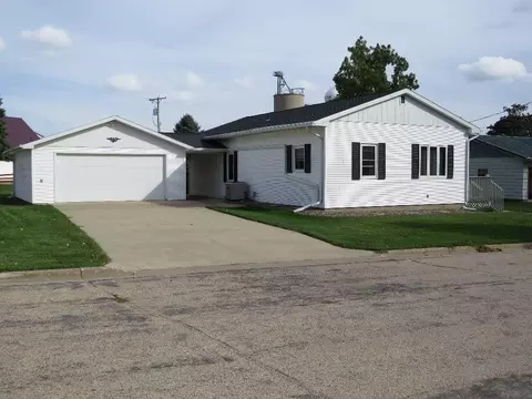 410 Park St, Livingston, WI 53564