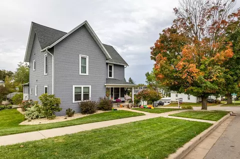1007 Madison St, Darlington, WI 53530