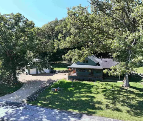 3669 N Fair Oak Rd, Deerfield, WI 53531