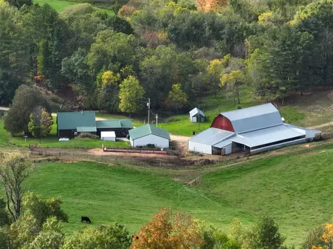 22235 Sand Hill Dr, Richland Center, WI 53581