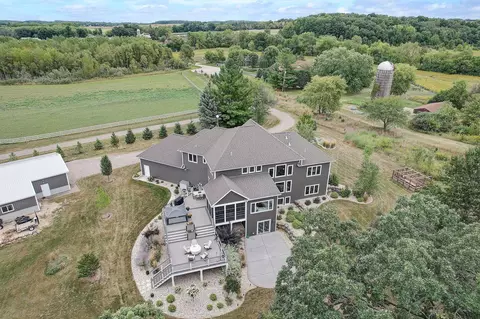 1934 Hubred Ln, Deerfield, WI 53531
