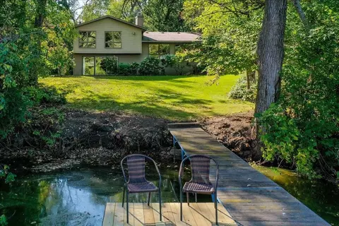 954 Brookside Cir, Stoughton, WI 53589