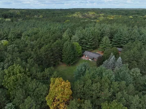 483 County Road I, Oxford, WI 53952