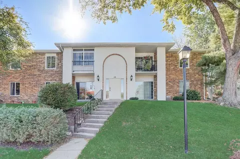 49 Golf Course Rd #H, Madison, WI 53704