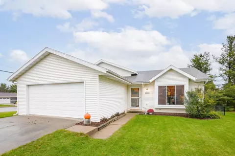 5001 Wentworth Cir, Mcfarland, WI 53558