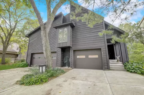 826 Pebble Beach Dr, Madison, WI 53717