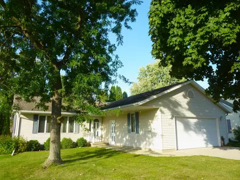 520 W Brown St, Waupun, WI 53963