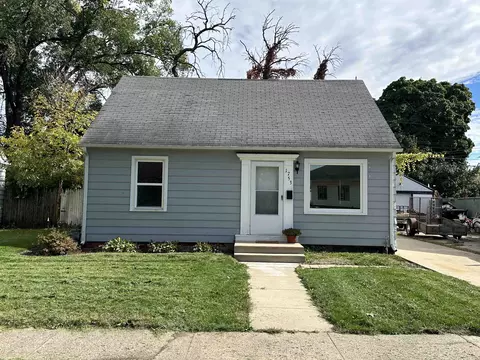 1753 Royce Ave, Beloit, WI 53511